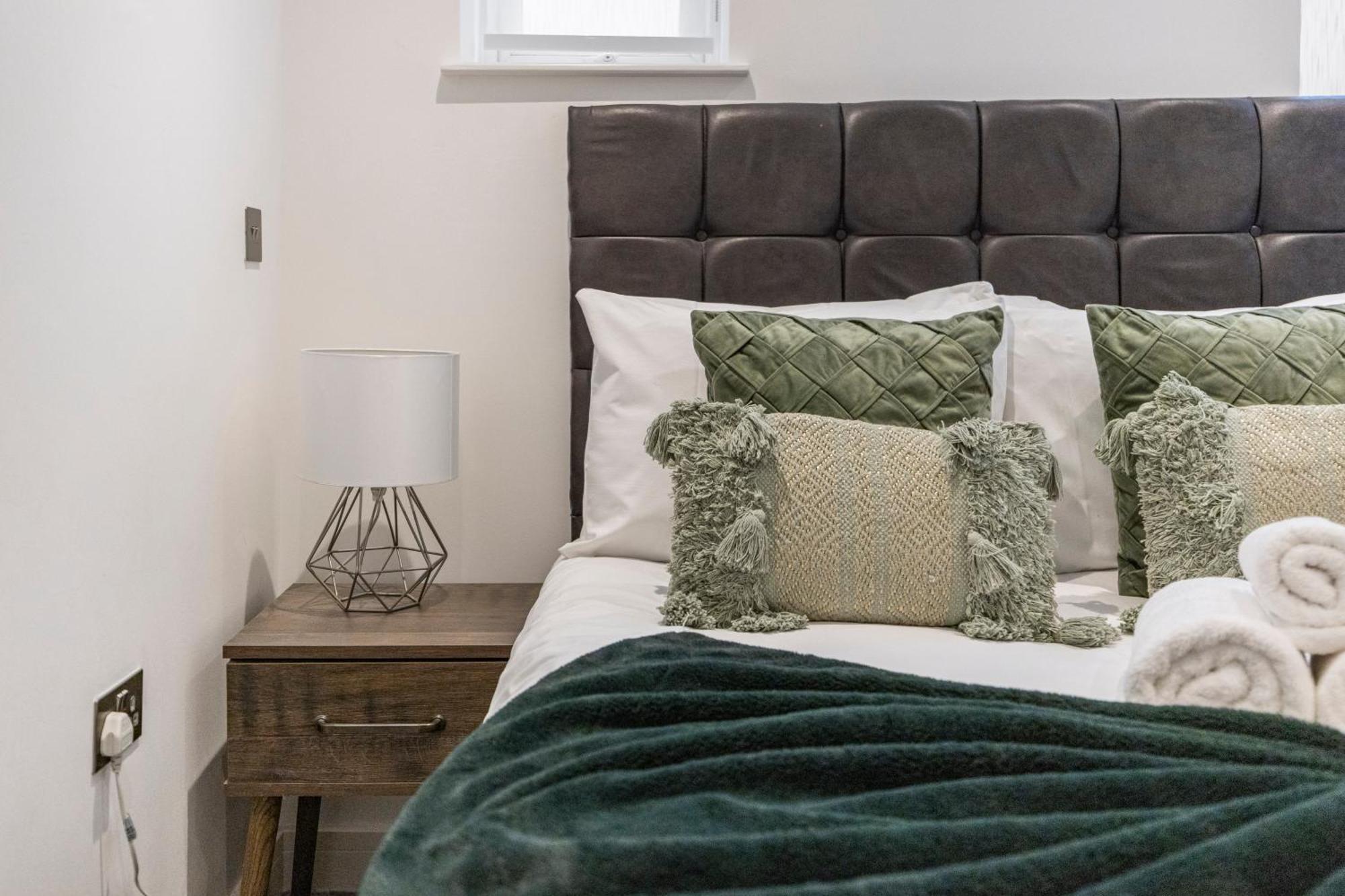 לונדון Spacious Luxury Apartment King Bed - Central Location מראה חיצוני תמונה