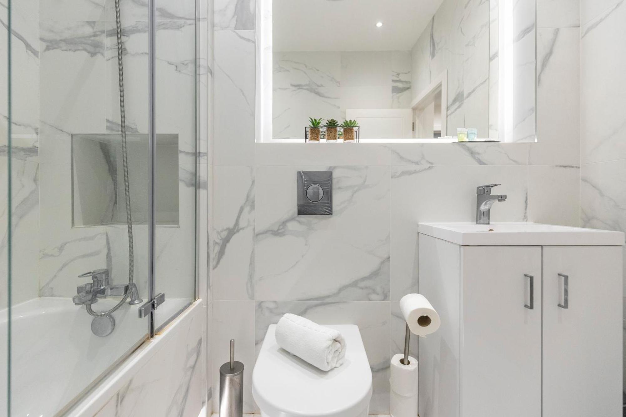 לונדון Spacious Luxury Apartment King Bed - Central Location מראה חיצוני תמונה